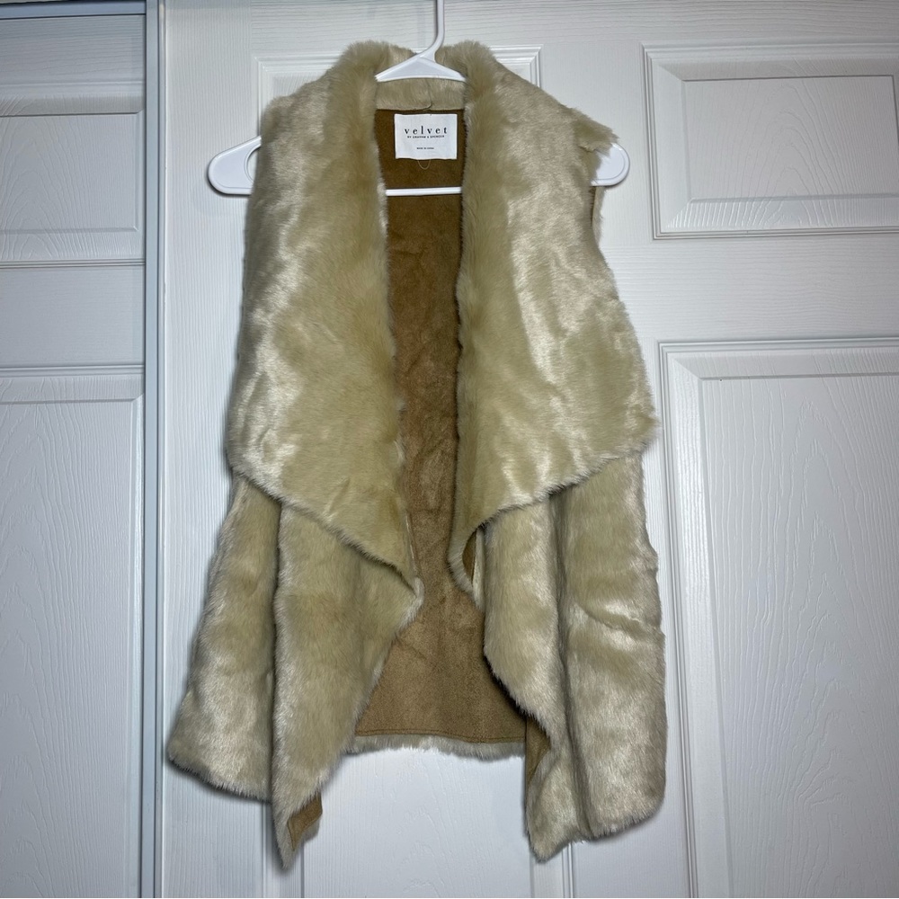 Velvet by Graham & Spencer Cream/Tan Faux Fur Vest size Small